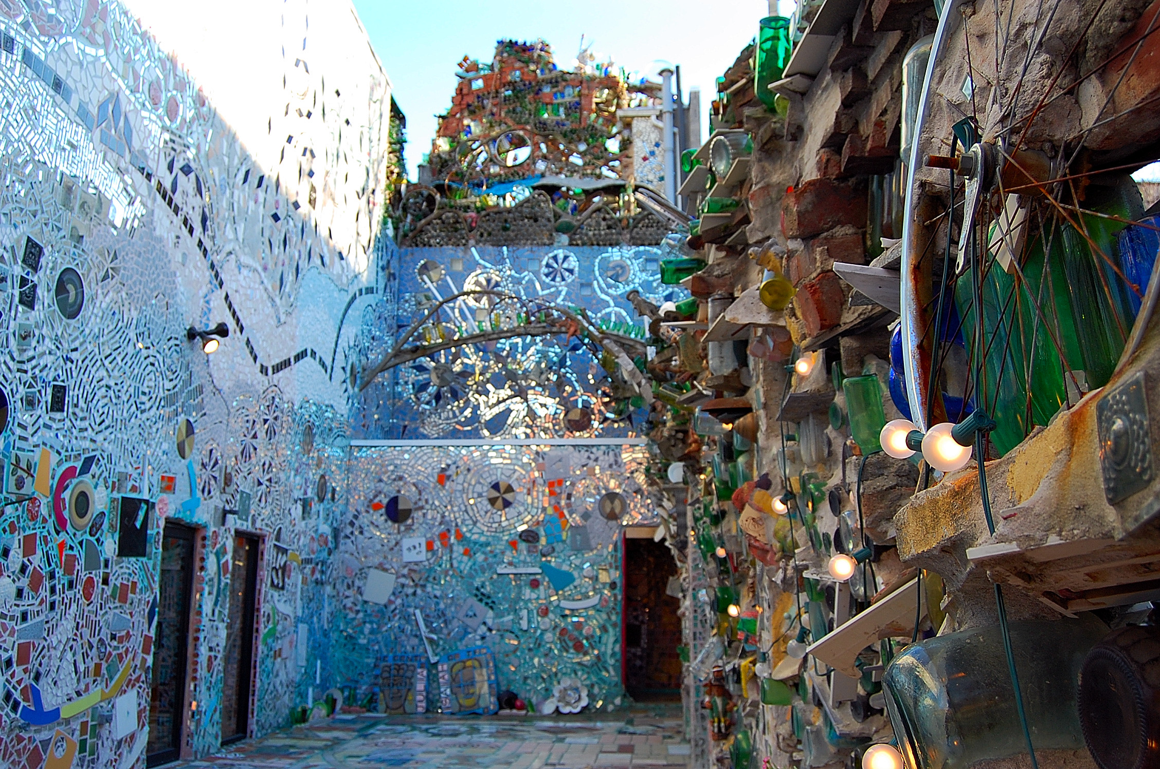 philadelphia's magic gardens walking tour